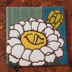 CARLY QUINN DESIGNS 4” TILE COASTER WHITE CACTUS FLOWER CORKED BACK EUC